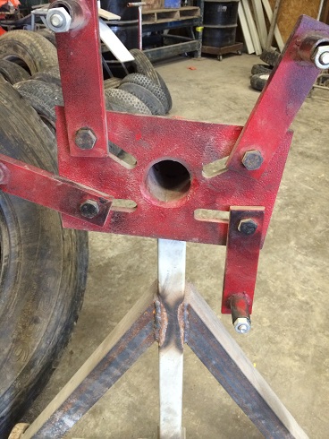 Where to find Engine Stand Larin in Fort Madison